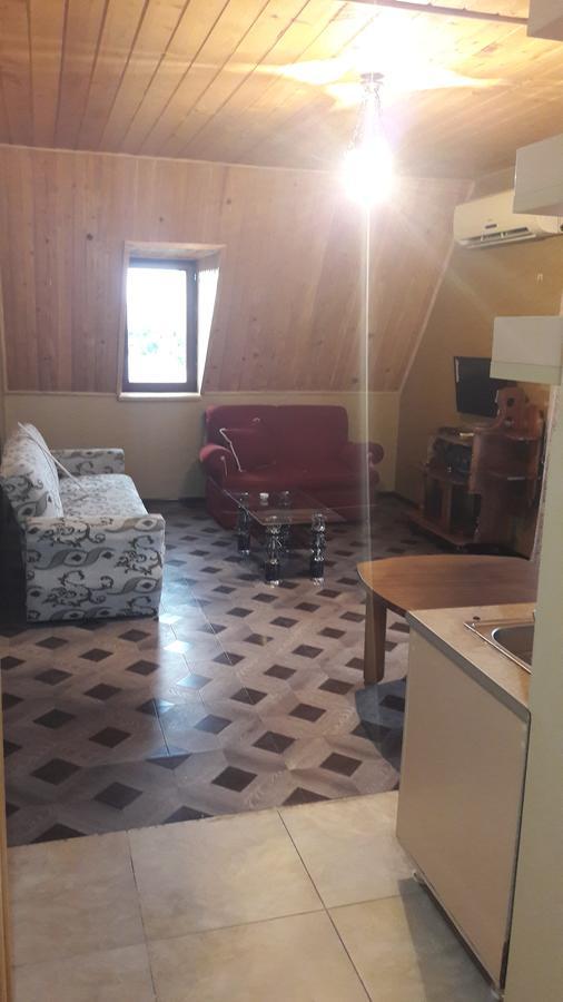 Guest House Amo Μπατούμι Εξωτερικό φωτογραφία