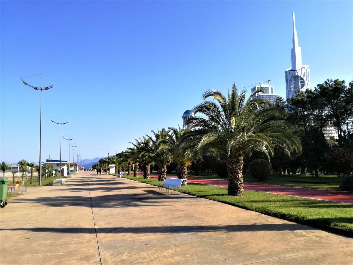 Guest House Amo Μπατούμι Εξωτερικό φωτογραφία