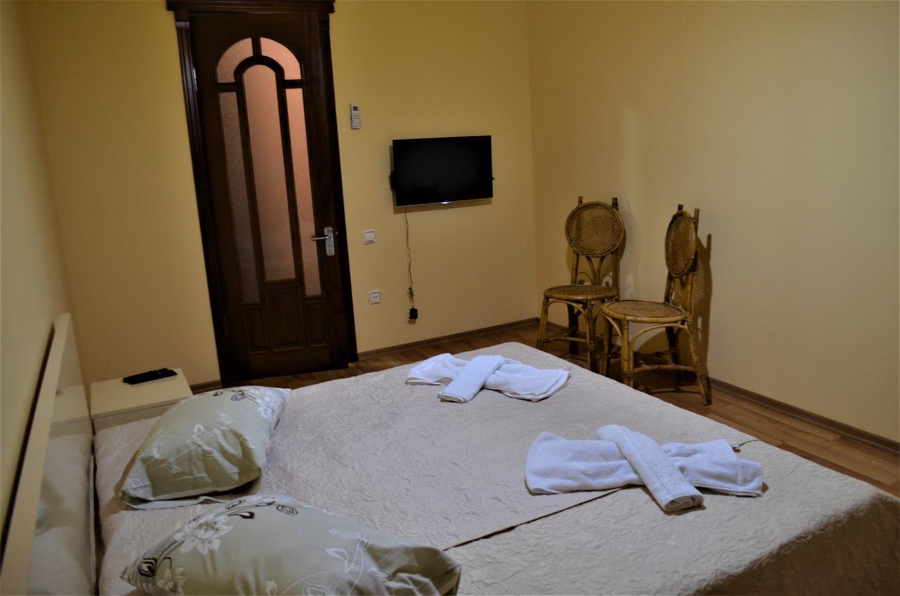 Guest House Amo Μπατούμι Εξωτερικό φωτογραφία