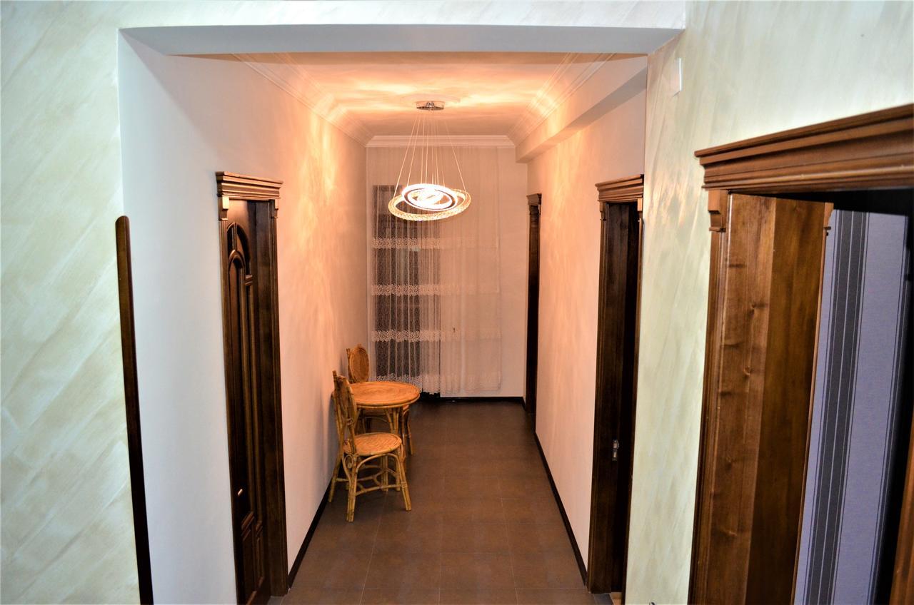 Guest House Amo Μπατούμι Εξωτερικό φωτογραφία